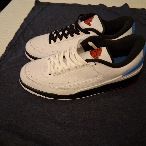 Jordan's 2/3 UNC to Chicago NWOB Size 13 FD0383-104 - Picture 7 of 9